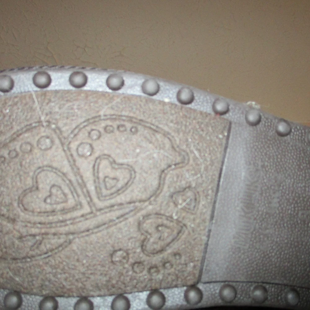 Muk Luks Side Button A La Mode Sweater Luosto Patterns Fleeced Boots - Size: 8